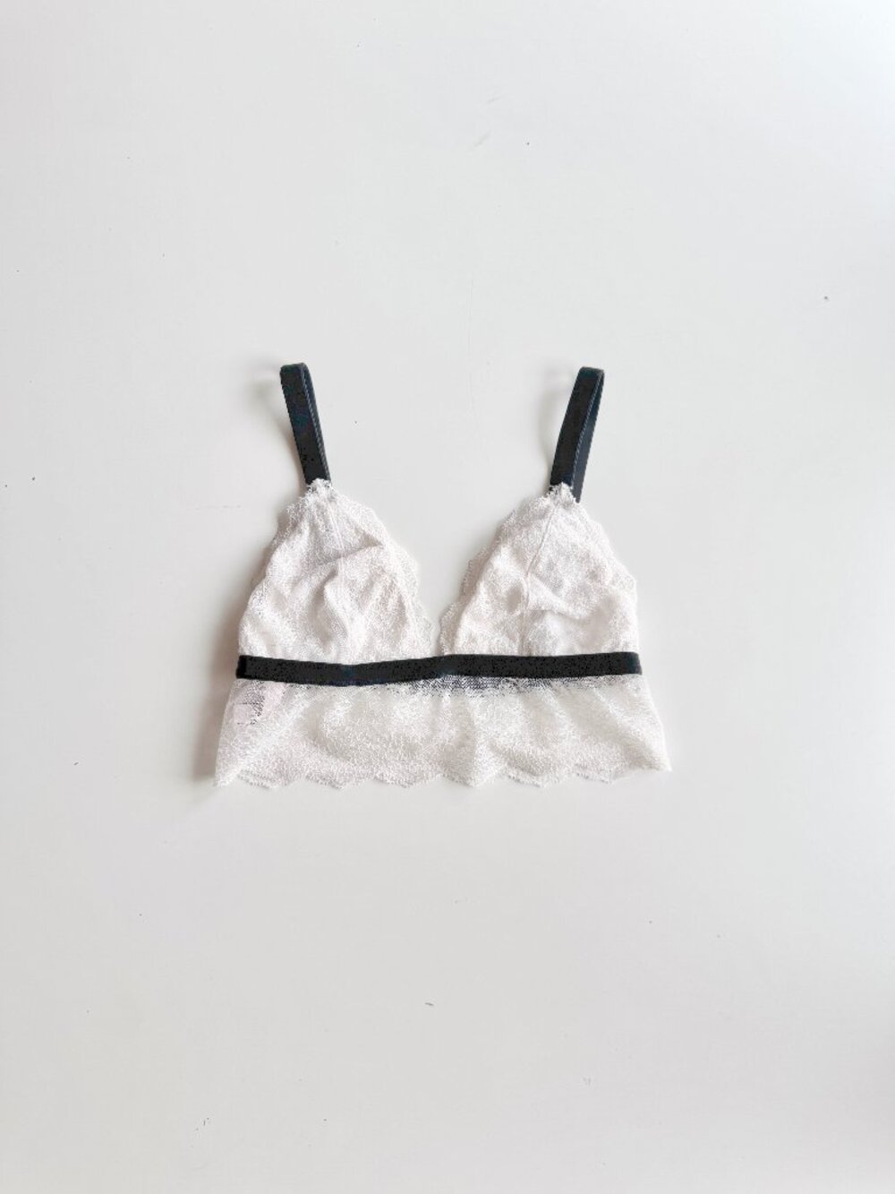 VICTORIA'S SECRET White Chantilly Lace Velvet Trim Triangle Bralette, Size S